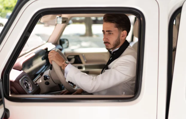 Voiture de Transport avec Chauffeur – L’Art du Déplacement Réinventé