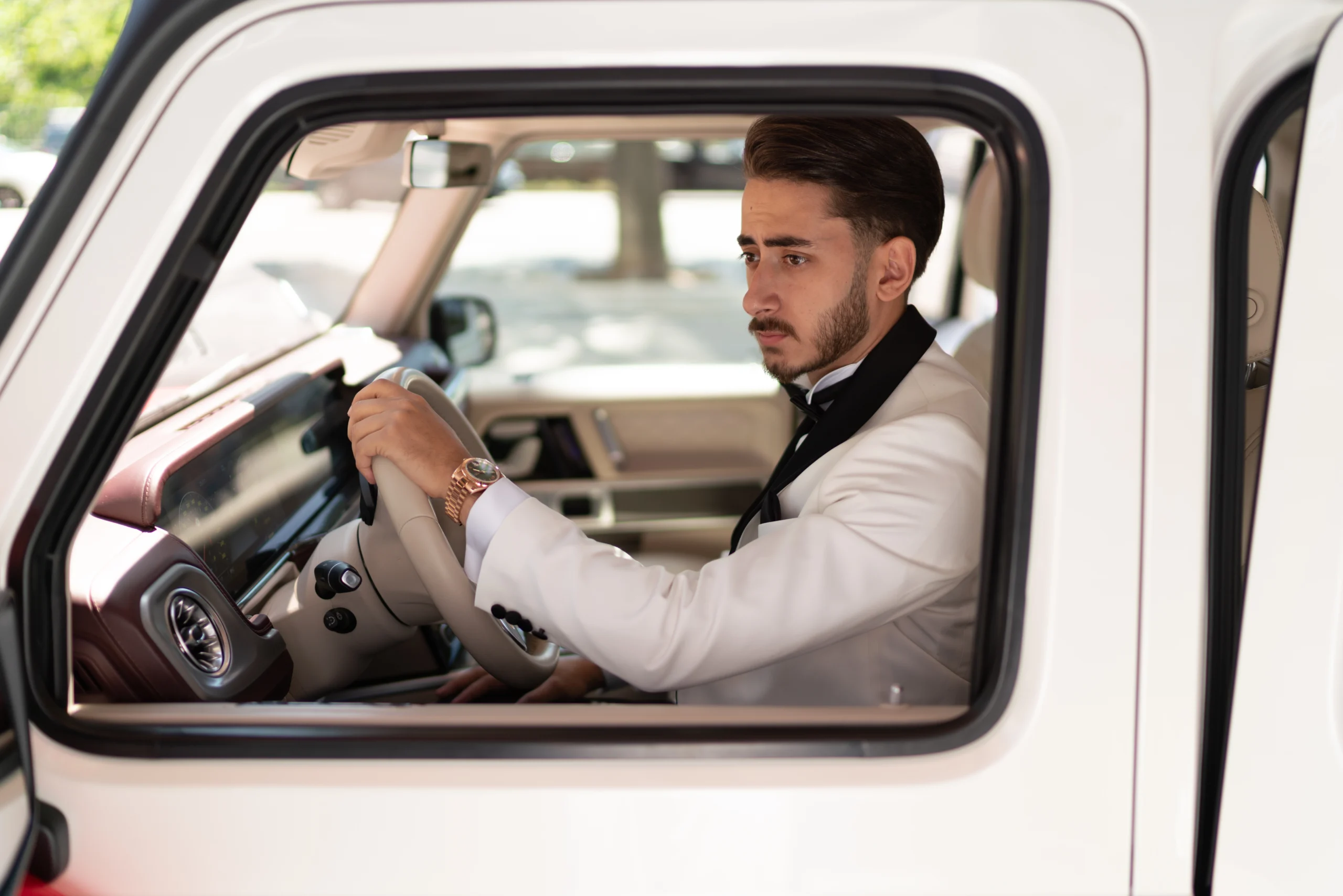 Voiture de Transport avec Chauffeur – L’Art du Déplacement Réinventé